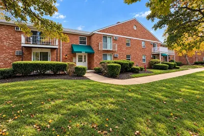 56 Townsend St #D27 1