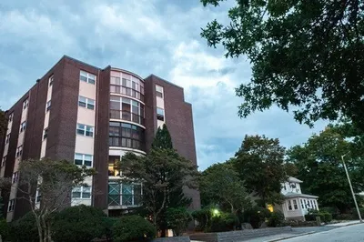 500 Willard St #402