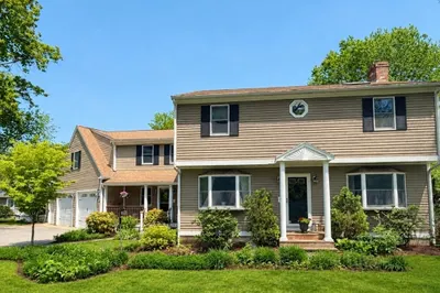 9 Pondview Ave 1