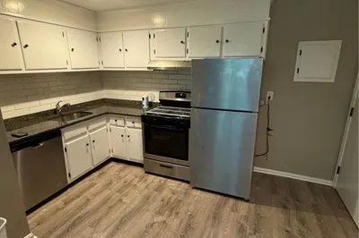 655 W. Lowell Ave #7 1