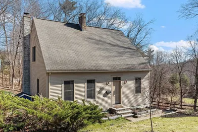 51 Warner Ave 1