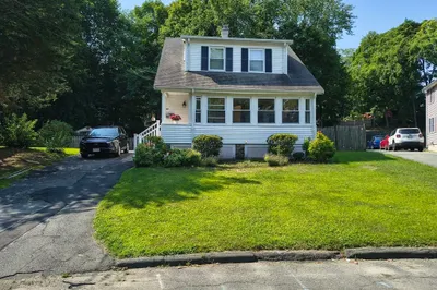 66 Edgemere Rd 1