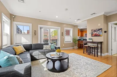 126 Jersey St #201