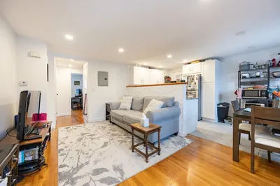 8 Avon St #10