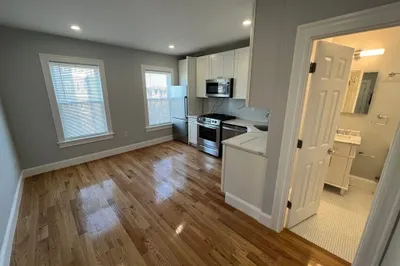 374 Oxford St #5