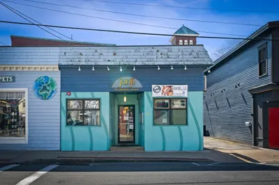 114 Pleasant St 1