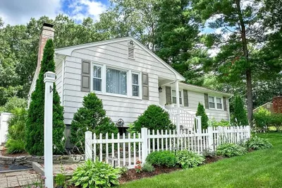 9 Eldon Dr