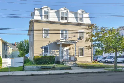 164 Essex St 1
