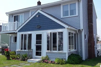 65 Foster Ave