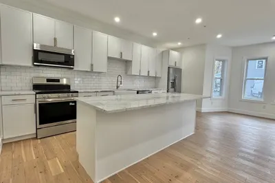 20 Broad St #6