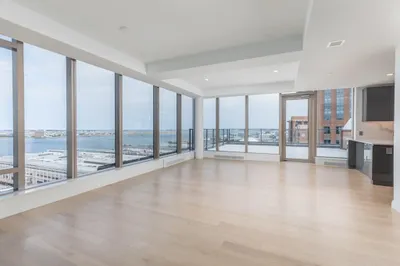 133 Seaport Blvd #2018
