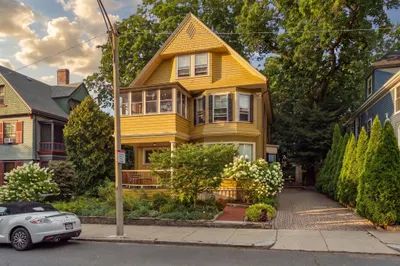 6 Menlo St 1