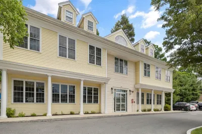 171 N Main St 1