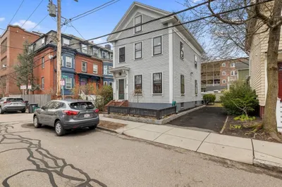 42 Essex Street 1