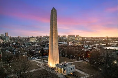 31 Monument Sq