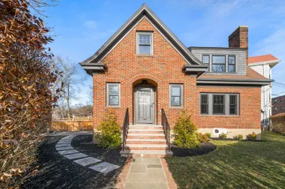 209 High St
