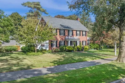 19 Elmwood Rd 1