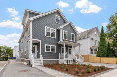 23 Trowbridge St #23 1