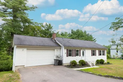 126 Dyer St 1