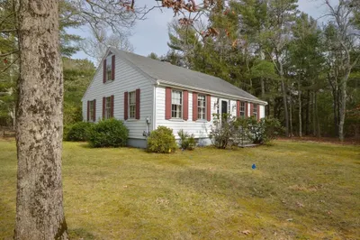 158 Great Neck Rd