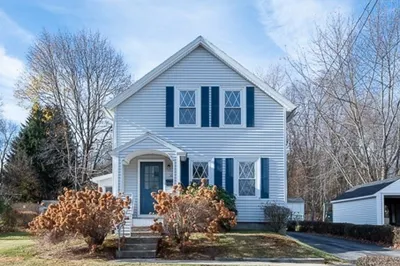10 Steele St