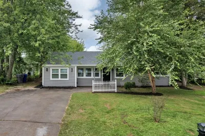 4 Weymouth Drive