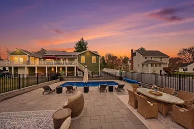 24 Copley Dr 1