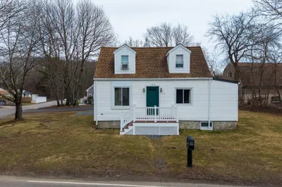 766 Lees River Ave