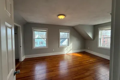 128 Empire St #3