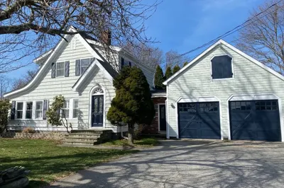 348 Bristol Ferry Rd 1
