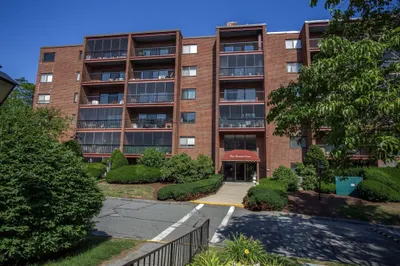 2 Summit Dr #46 1