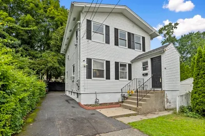 8-1/2 Sherbrook Ave 1