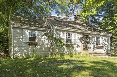 163 Pleasant St 1