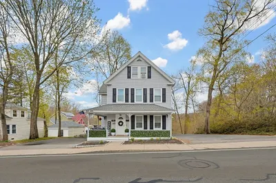 64 Parker St 1