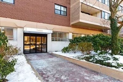 2 Hawthorne Pl #106n
