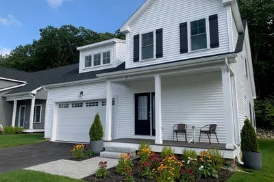 27 Salisbury Hill Boulevard #8 1