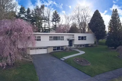 142 Winifred Ave 1