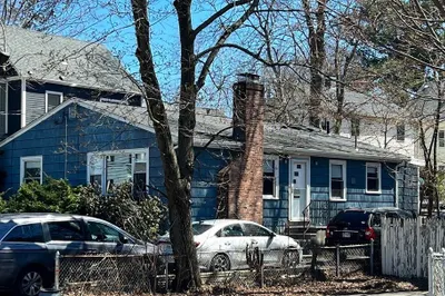 8 Thingvalla Ave