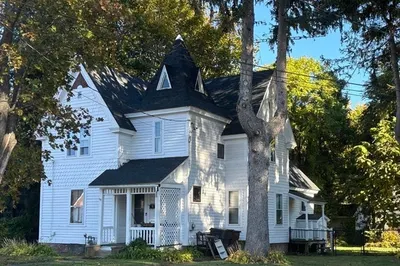 4 Columbia St 1