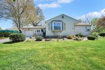 31 Overlea Dr