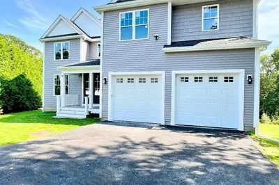 10 Bummet Brook Cir 1