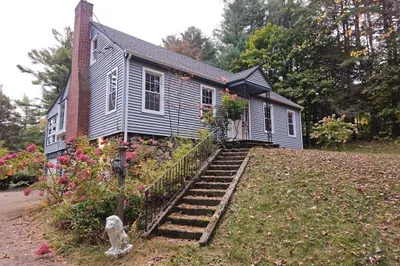 166 Richards Avenue 1