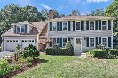 11 Lamplighter Drive