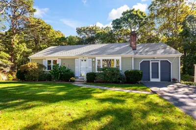 44 Horse Pond Rd 1