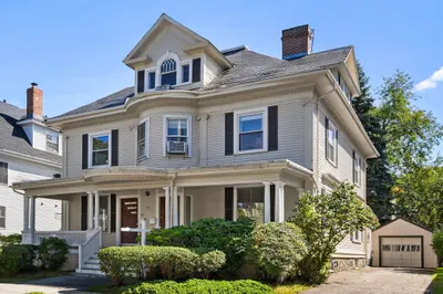 36 Columbia St 1