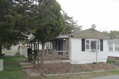 16 Fourth Ave #16