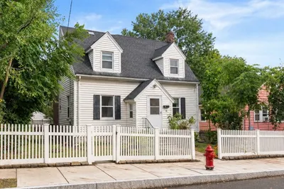 68 Grover St 1