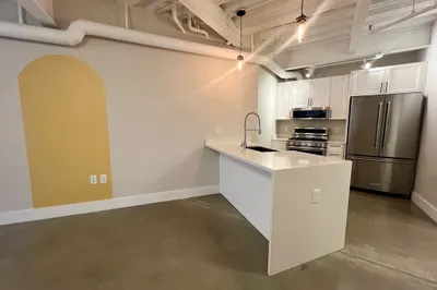 305 Webster Ave #105