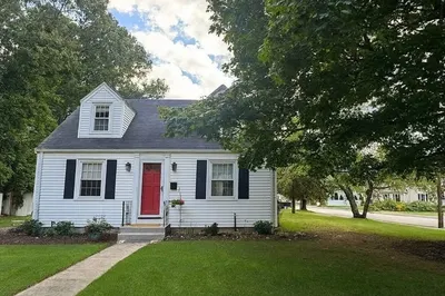 1 Windsor Ave 1