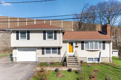 4 River Park St 1